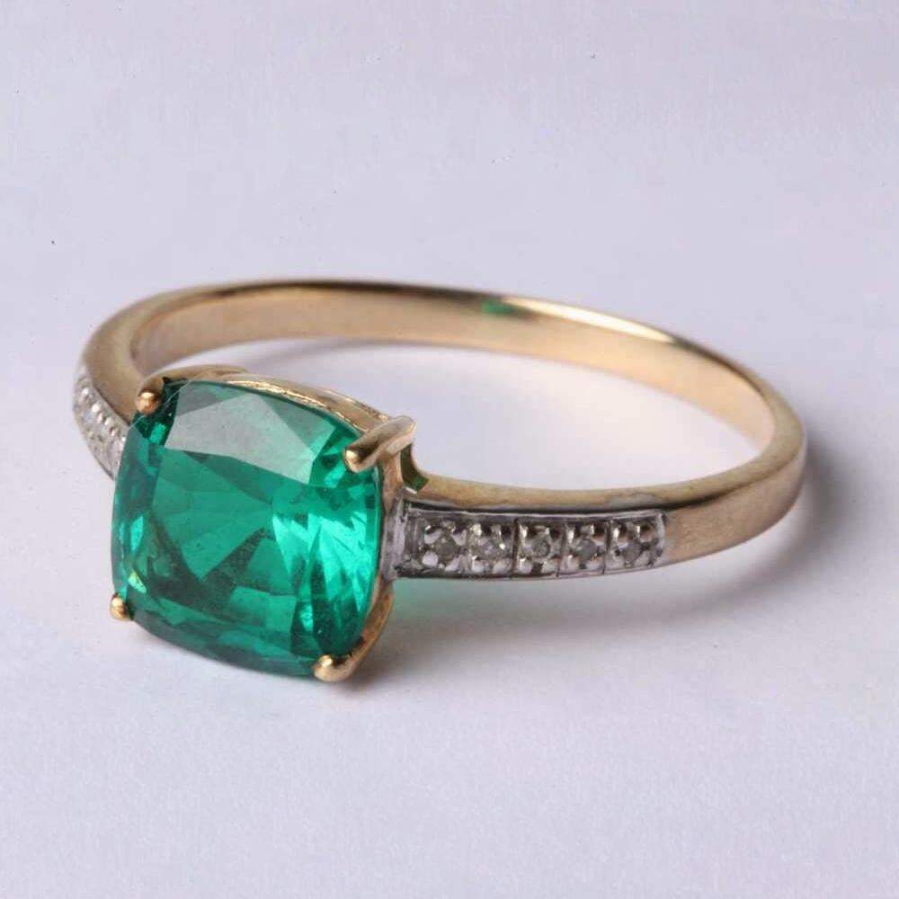 Vintage Gold Emerald and Diamond Set Ring