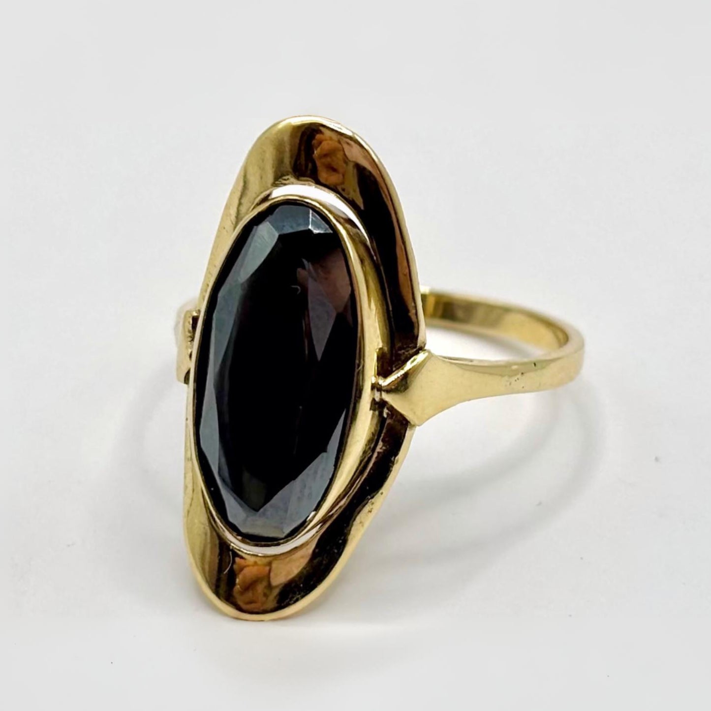 Vintage Gold Ring with Oval Faceted Hematite