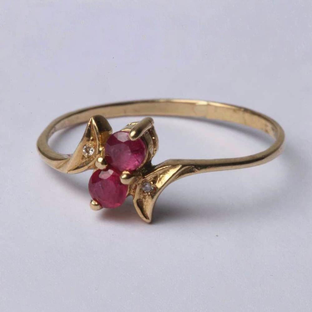 Vintage Gold Ruby Set Ring