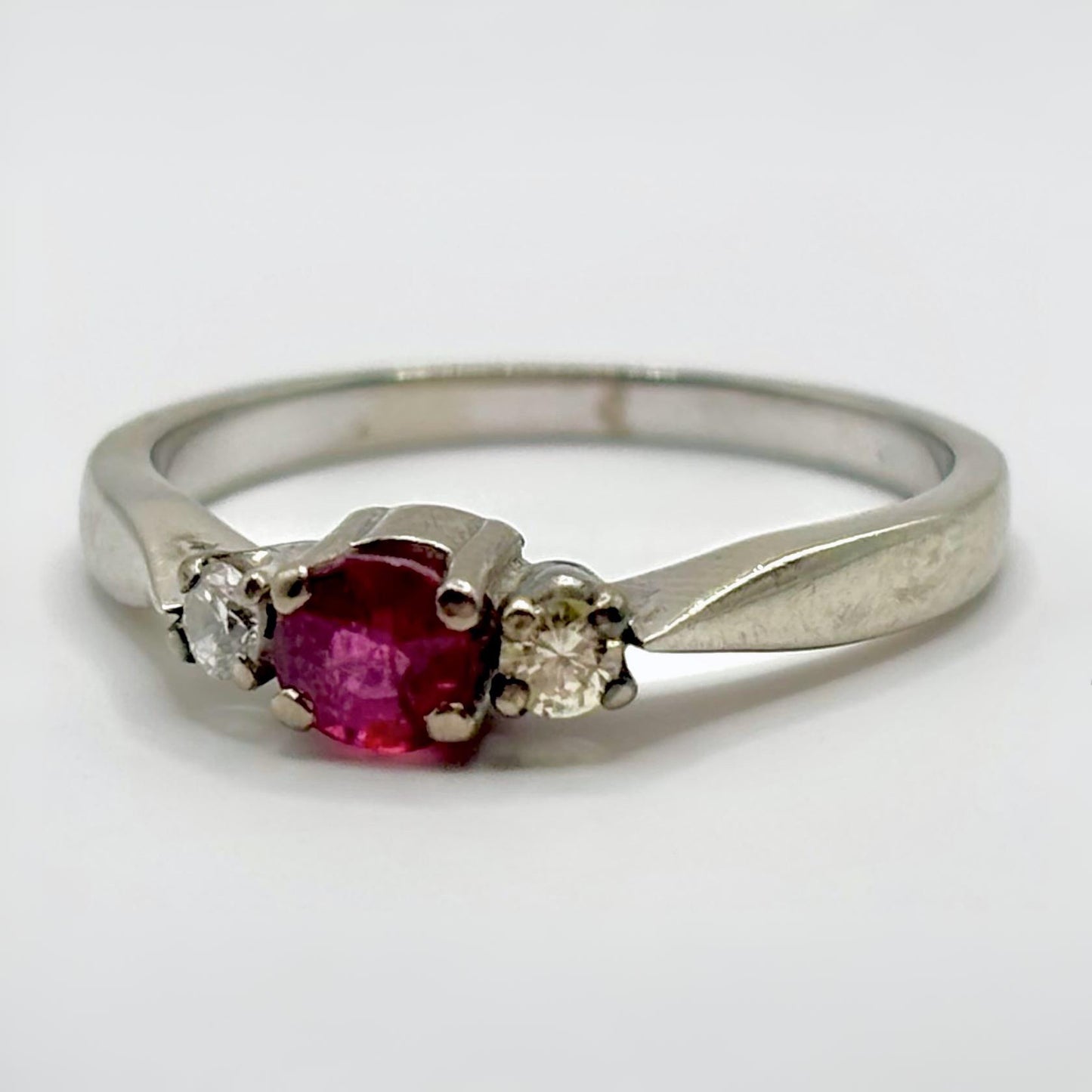 Vintage White Gold Ring with Ruby and Diamond