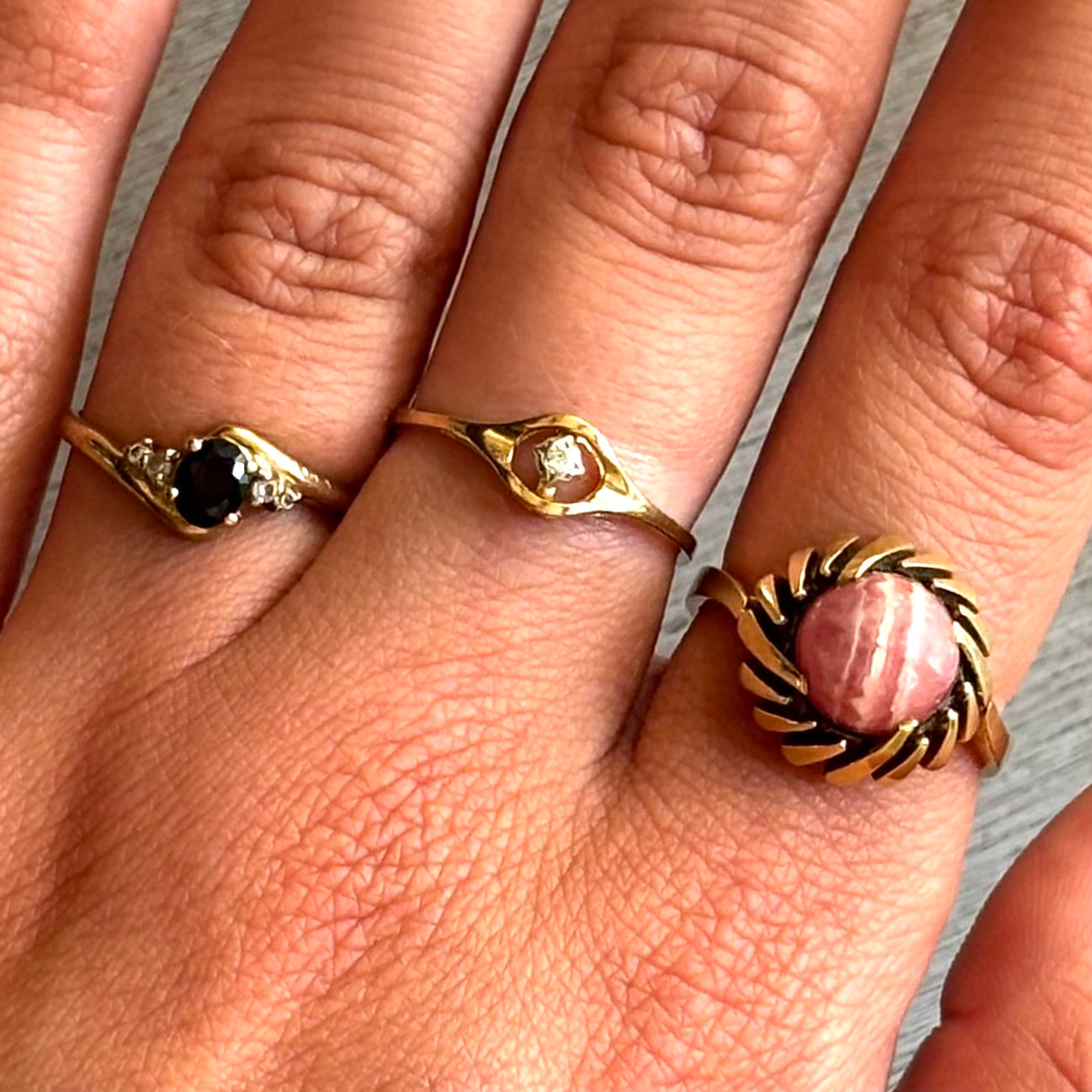 Vintage Gold Ring set with a Cabochon Cut Stripe Agate